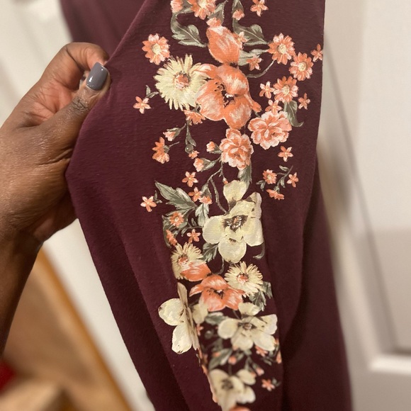 Beautiful Burgundy Flowered Sleeve hoodie Torrid Top - Picture 5 of 12